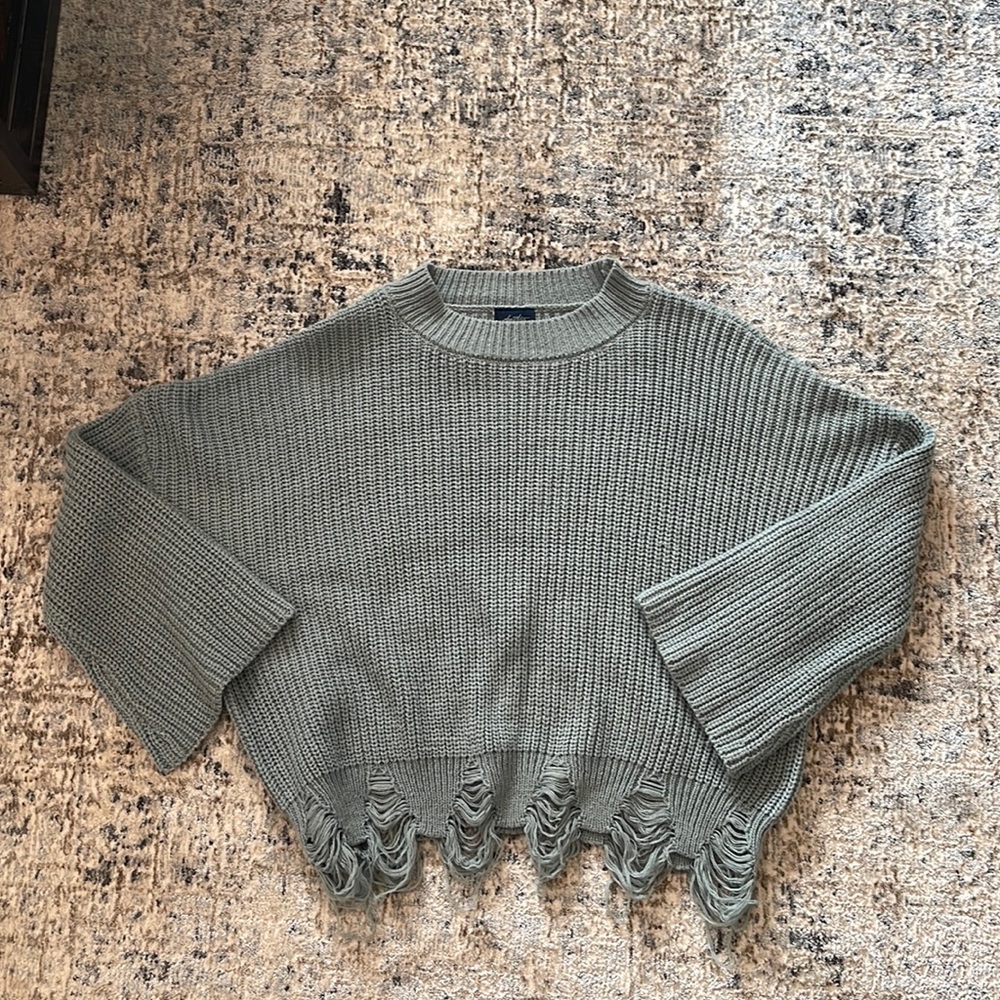 Darling bell sleeve sweater with frayed bottom XS